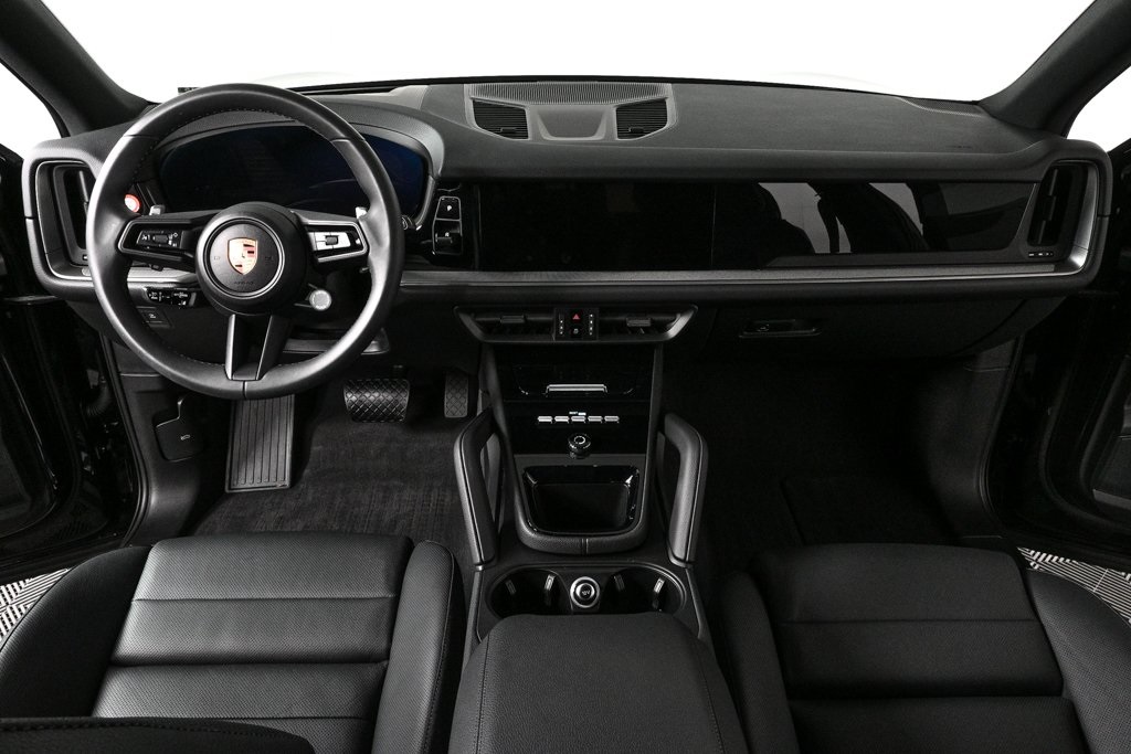2025 Porsche Cayenne Base Image 20 of 38