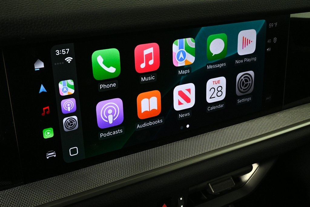 2025 Porsche Cayenne Base Image 27 of 38