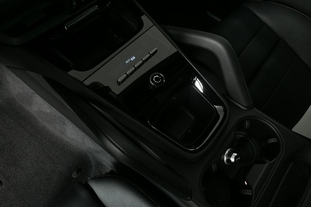 2025 Porsche Cayenne Base Image 26 of 38