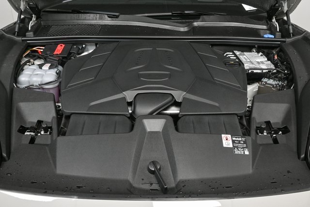 2025 Porsche Cayenne Base Image 30 of 38