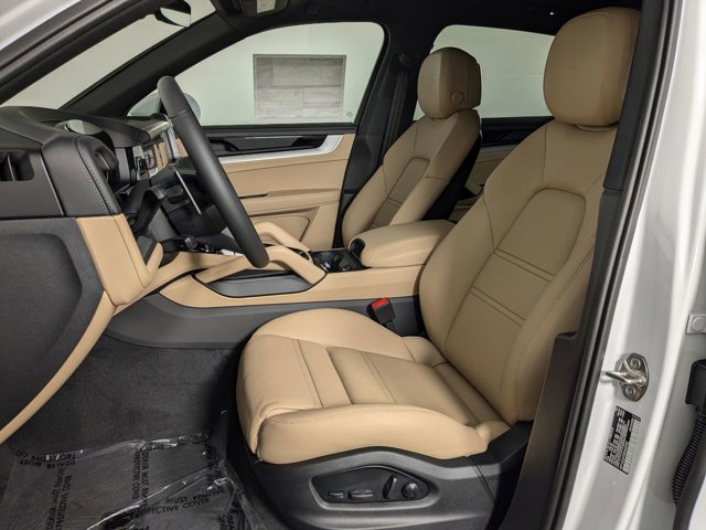 Vehicle image 11 of 25