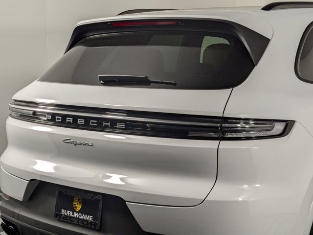 Vehicle image 23 of 25