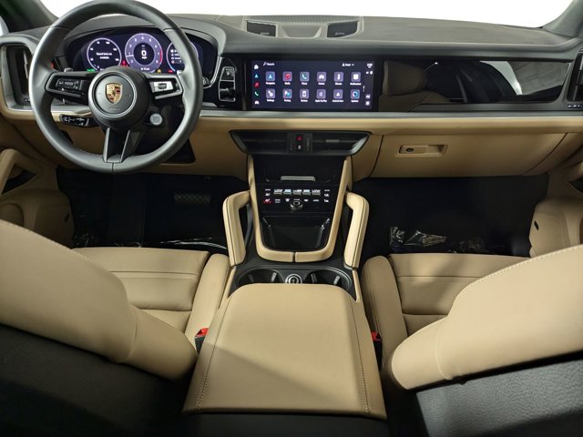 Vehicle image 16 of 25