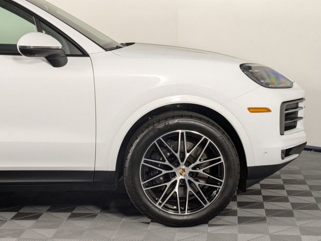 Vehicle image 10 of 25