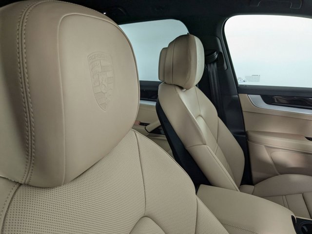 Vehicle image 12 of 25