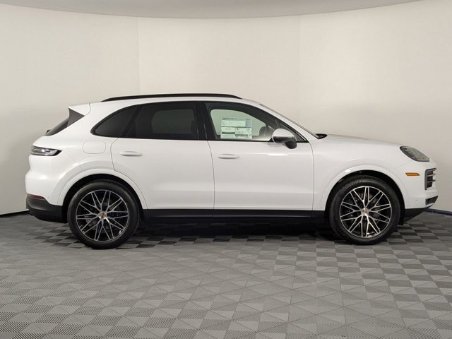 Vehicle image 4 of 25