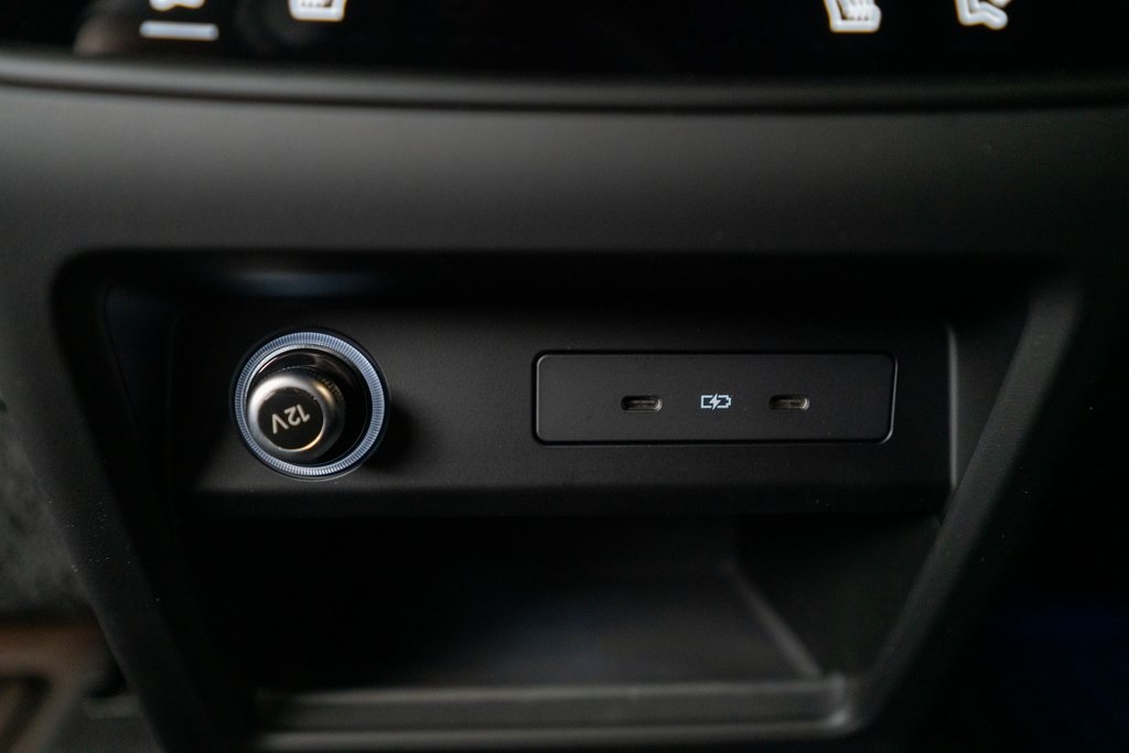 Vehicle image 43 of 46