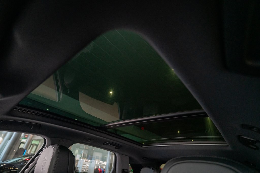 Vehicle image 23 of 46