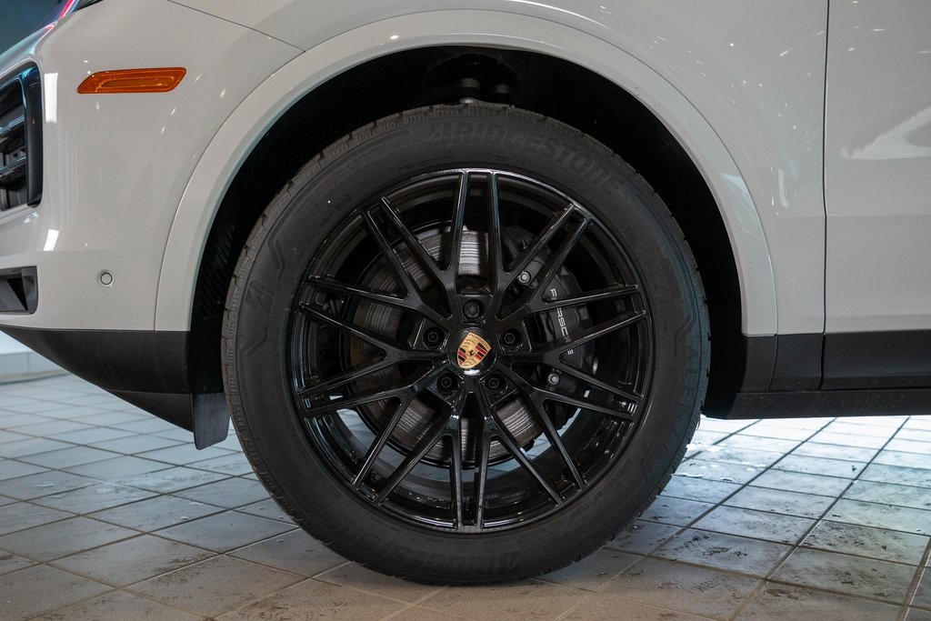 Vehicle image 9 of 46