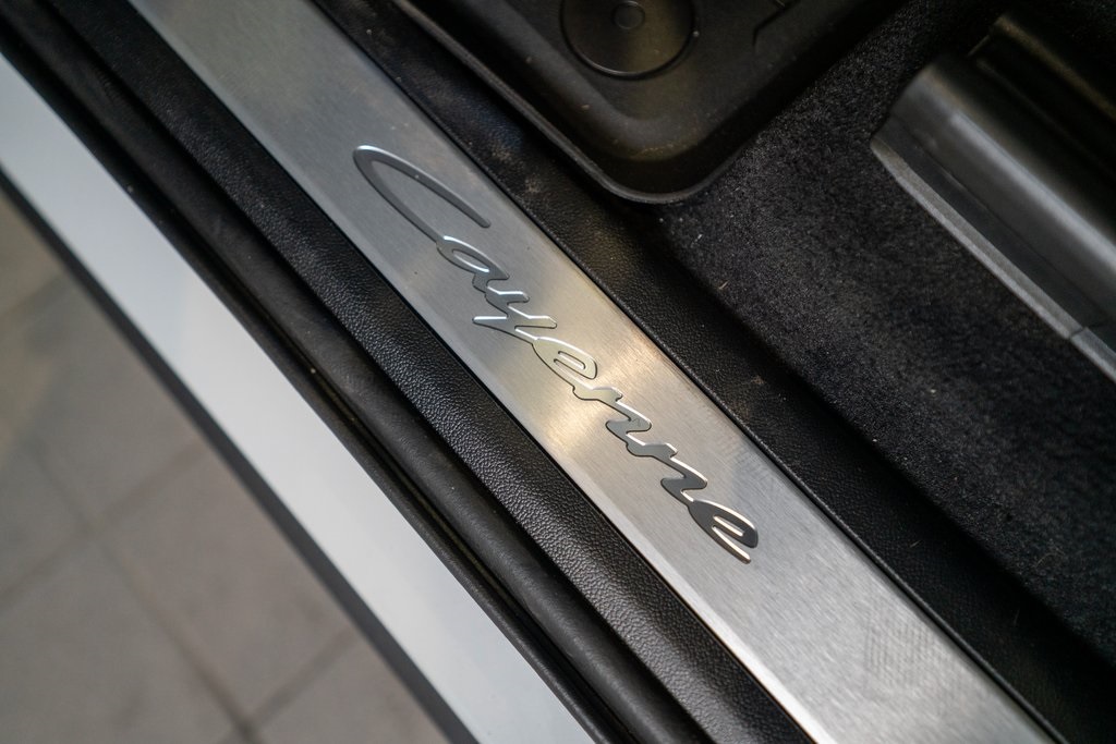 Vehicle image 19 of 46