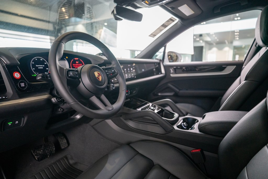 Vehicle image 13 of 46