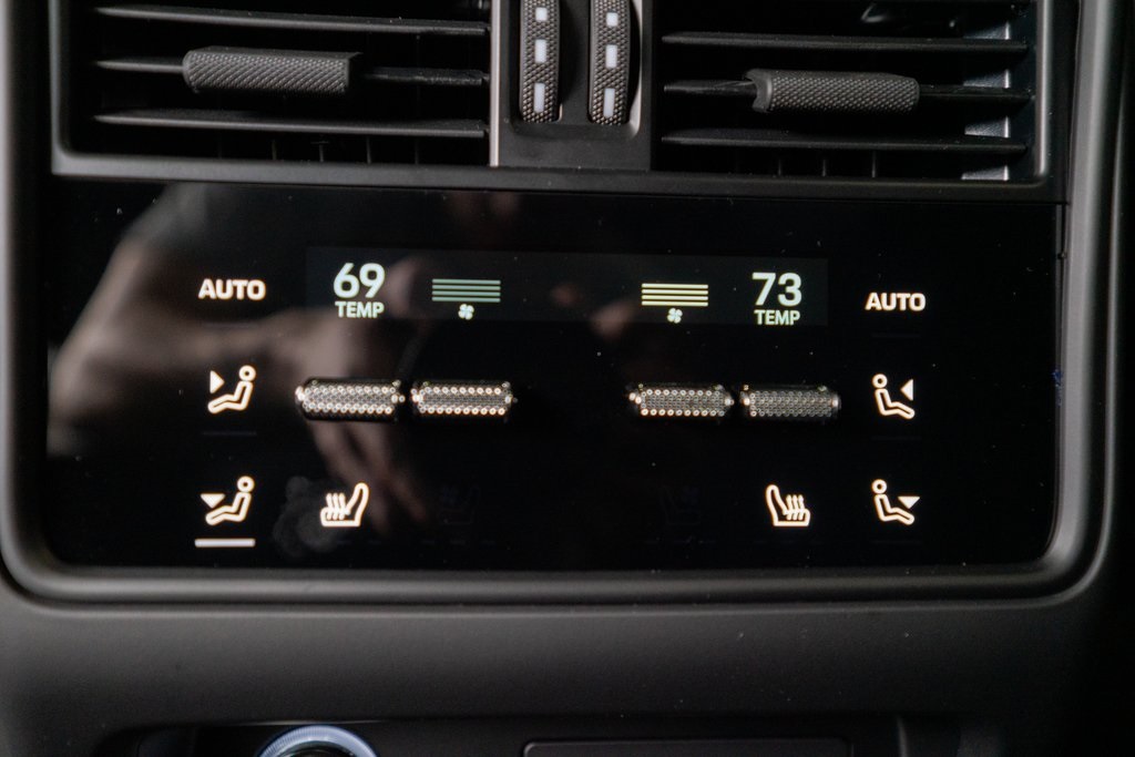 Vehicle image 42 of 46