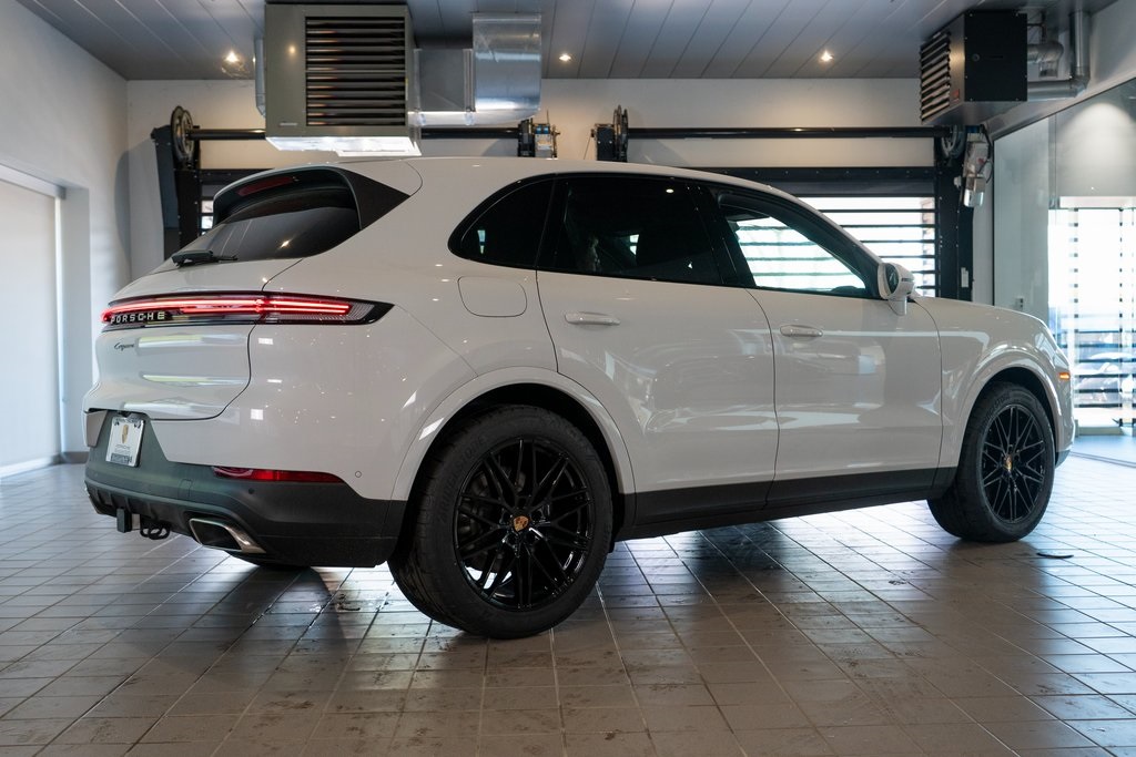 Vehicle image 4 of 46