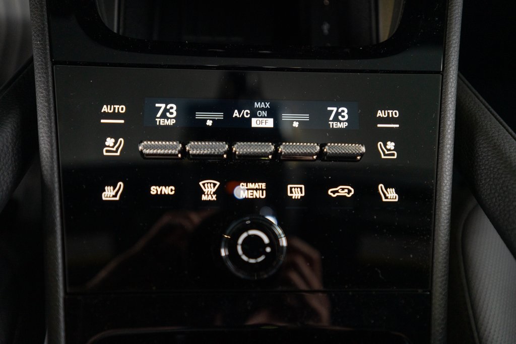 Vehicle image 27 of 46