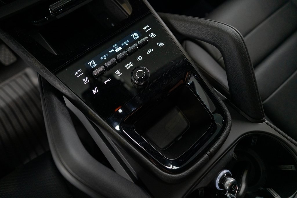 Vehicle image 26 of 46