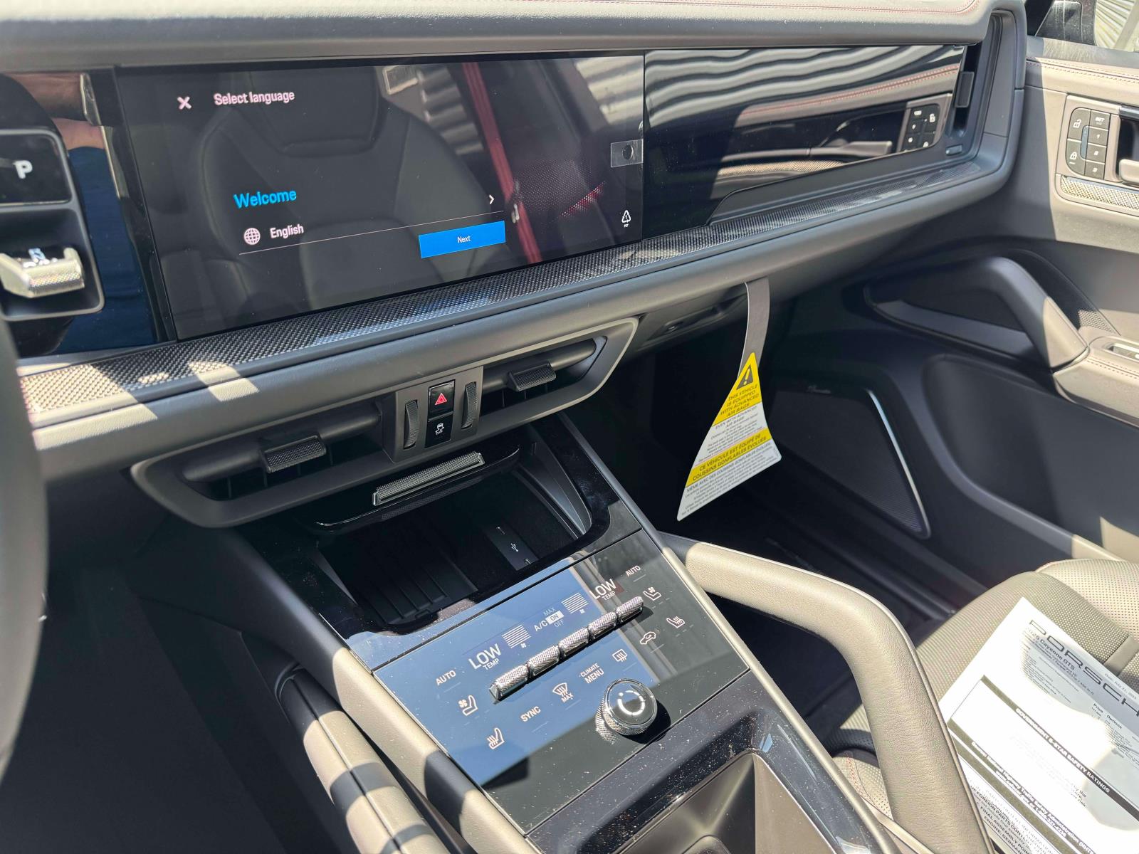 2025 Porsche Cayenne GTS Image 23 of 25