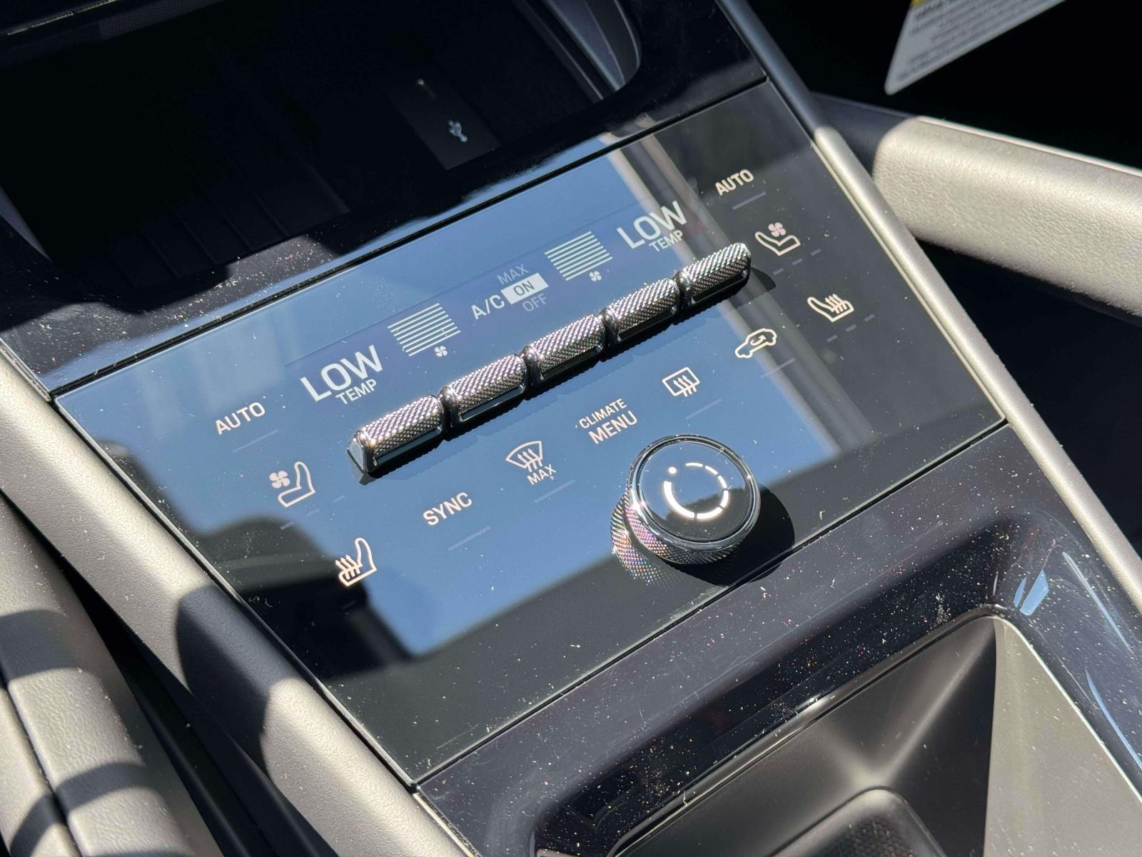 2025 Porsche Cayenne GTS Image 22 of 25