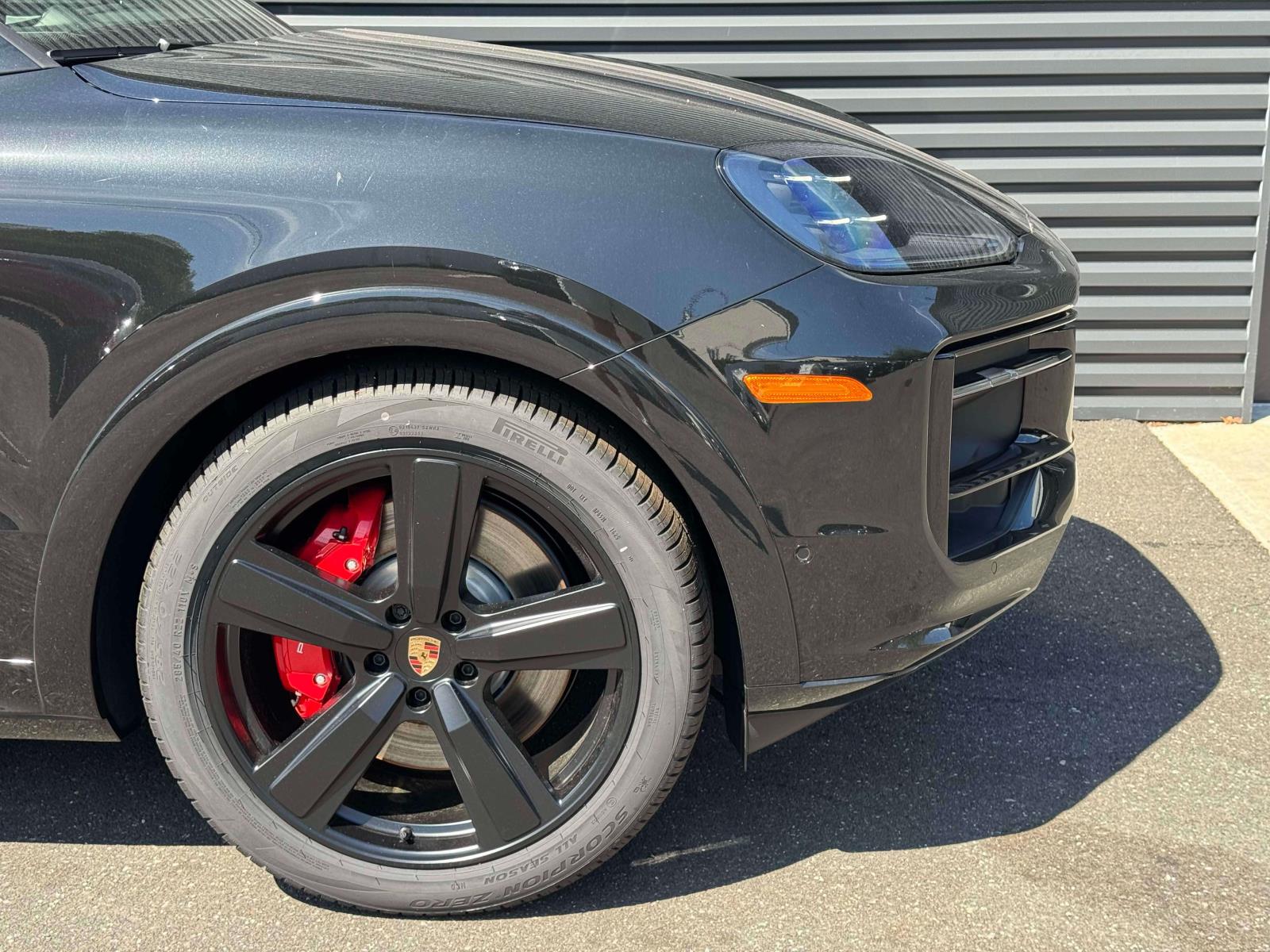 2025 Porsche Cayenne GTS Image 10 of 25