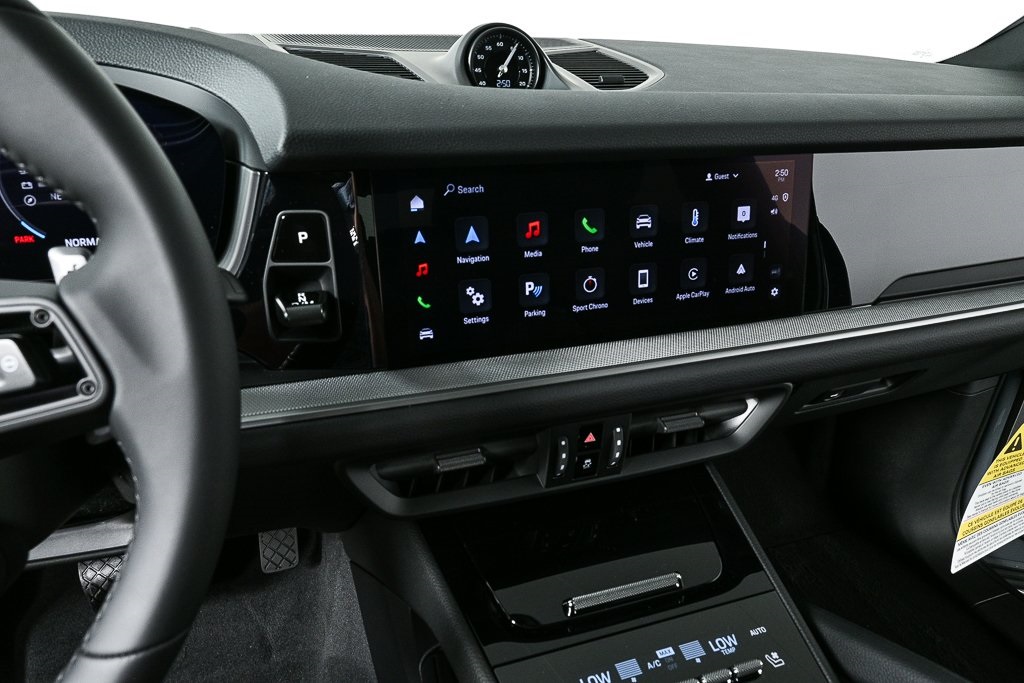 2025 Porsche Cayenne Base Image 26 of 39