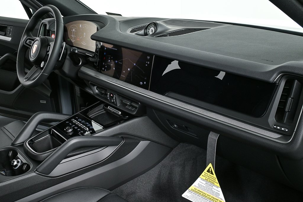 2025 Porsche Cayenne Base Image 18 of 39