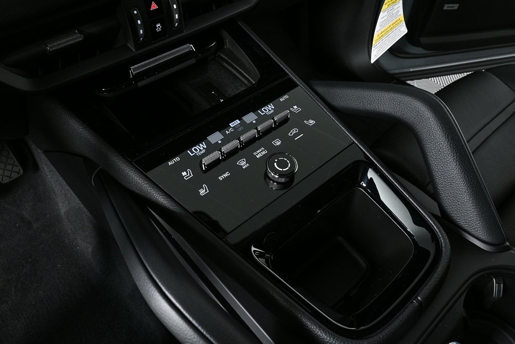 2025 Porsche Cayenne Base Image 27 of 39