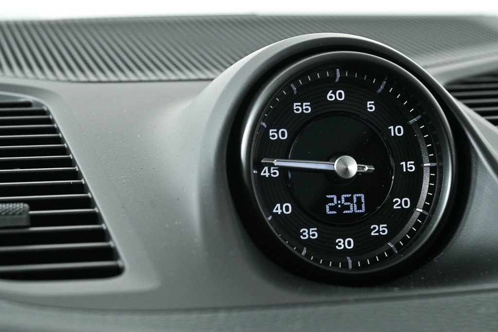 2025 Porsche Cayenne Base Image 24 of 39