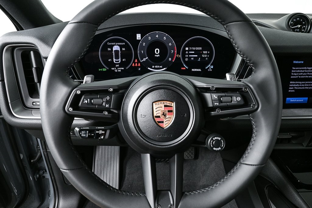 2025 Porsche Cayenne Base Image 23 of 39
