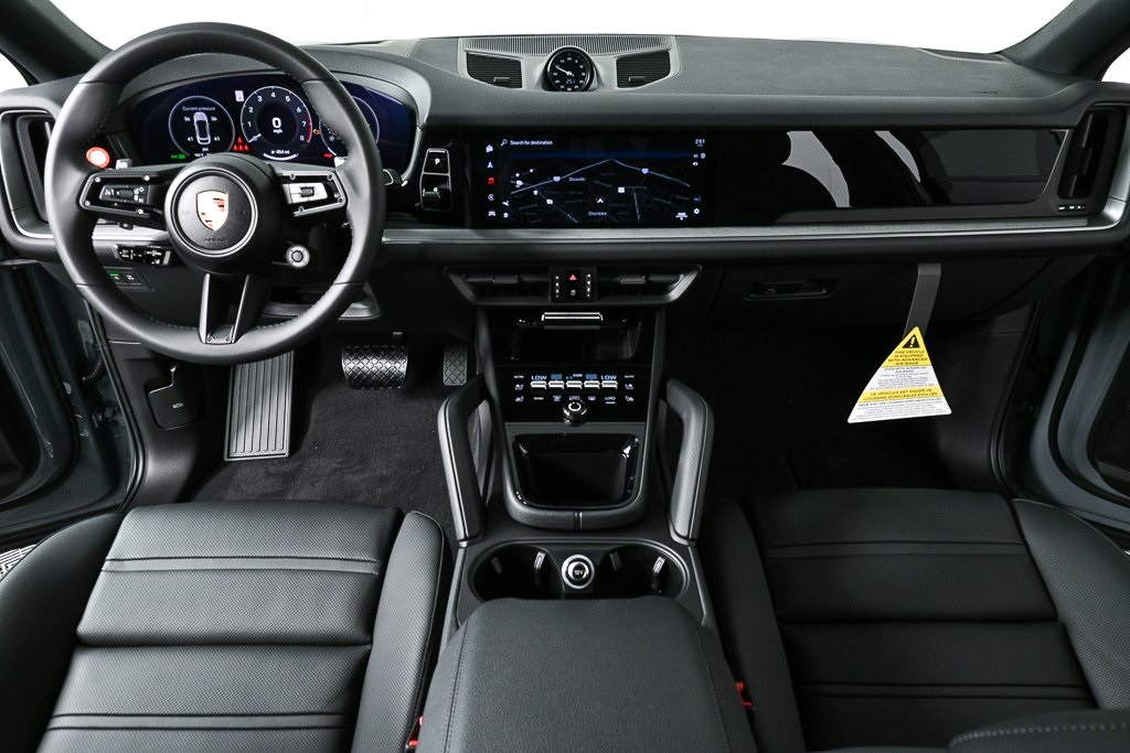 2025 Porsche Cayenne Base Image 21 of 39