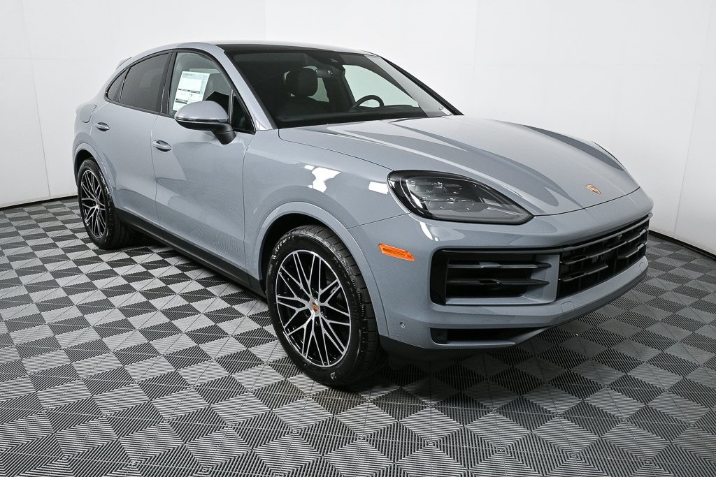 2025 Porsche Cayenne Base Image 5 of 39