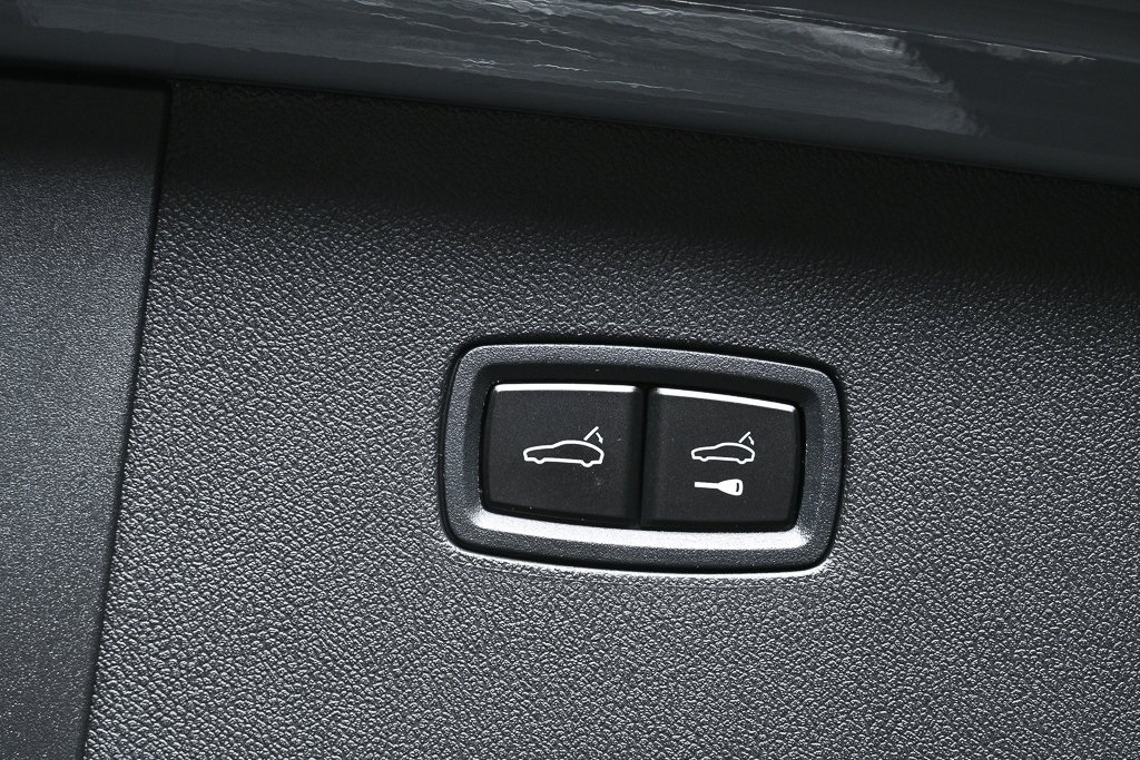 2025 Porsche Cayenne Base Image 36 of 39