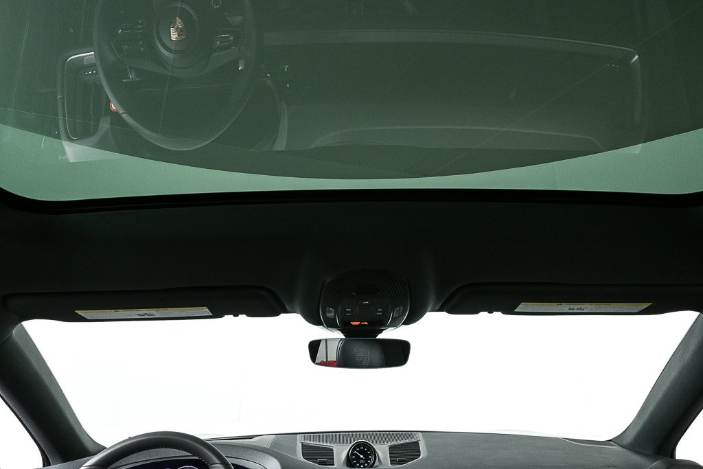 2025 Porsche Cayenne Base Image 20 of 39