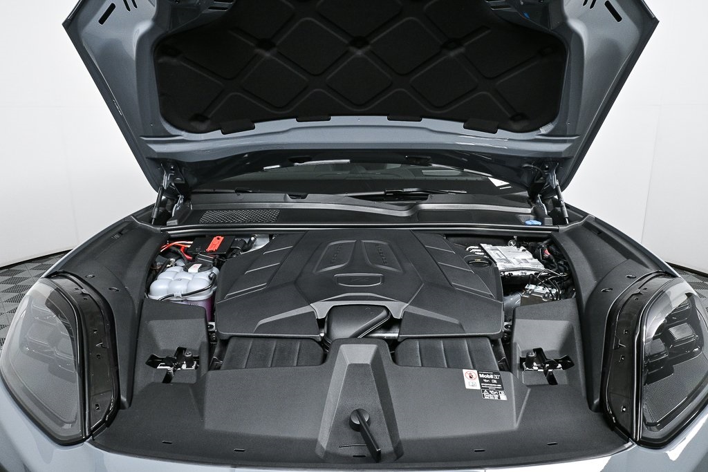 2025 Porsche Cayenne Base Image 37 of 39