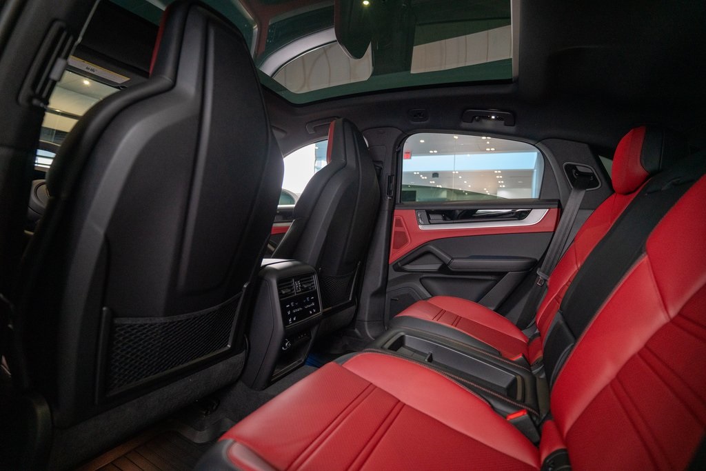 Vehicle image 36 of 42