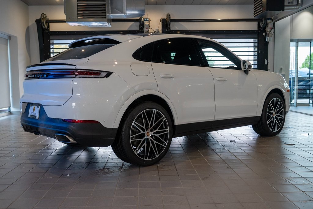 Vehicle image 4 of 42