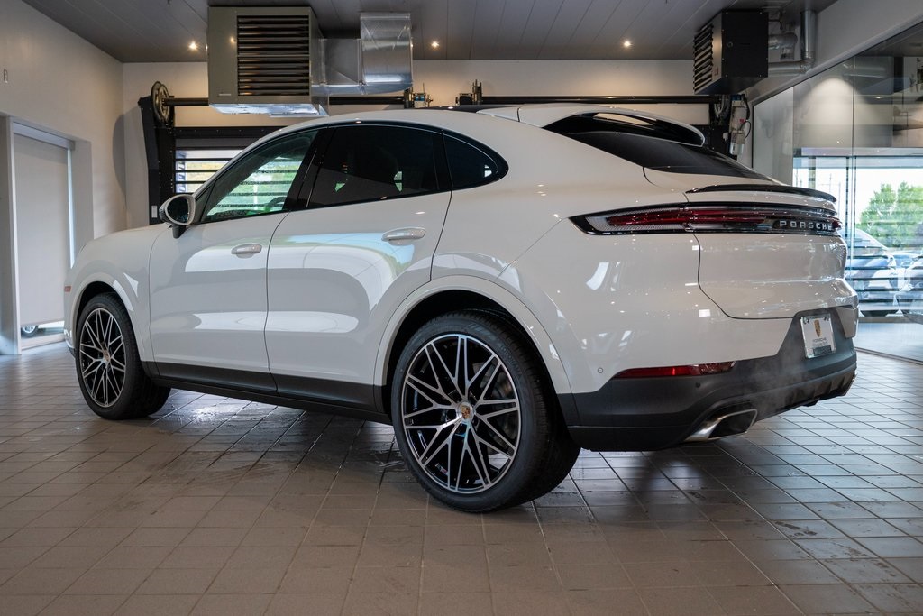Vehicle image 5 of 42
