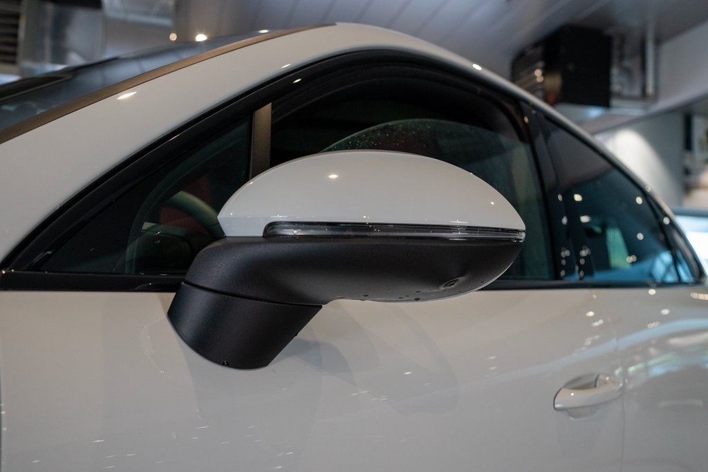 Vehicle image 9 of 42