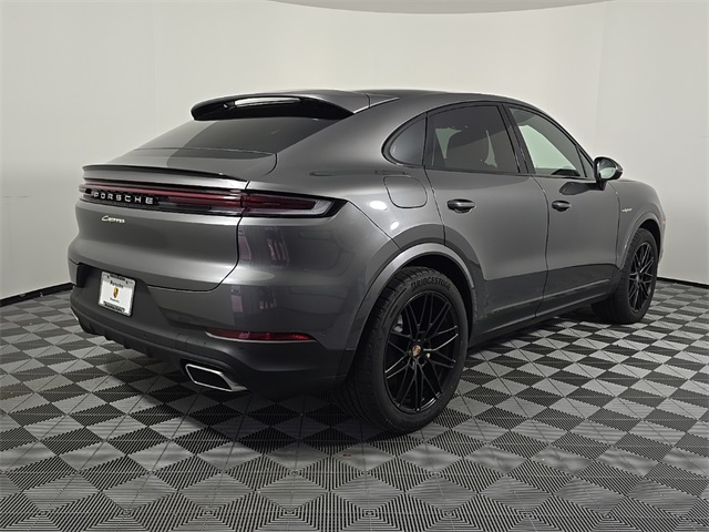 2025 Porsche Cayenne E-Hybrid Base Image 5 of 29