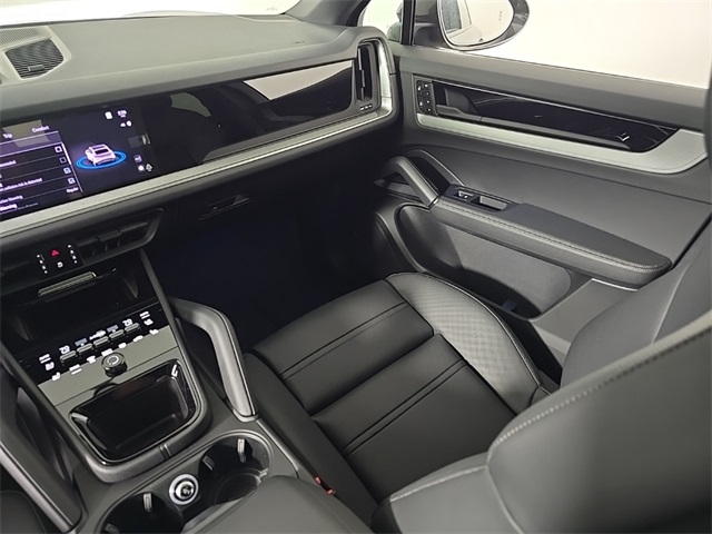 2025 Porsche Cayenne E-Hybrid Base Image 27 of 29