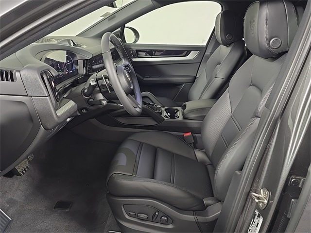 2025 Porsche Cayenne E-Hybrid Base Image 12 of 29