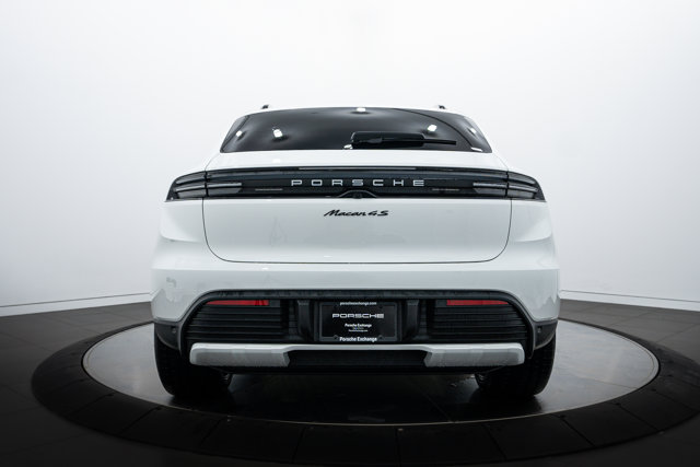 2025 Porsche Macan Electric 4S Image 6 of 26