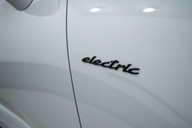 2025 Porsche Macan Electric 4S Image 26 of 26
