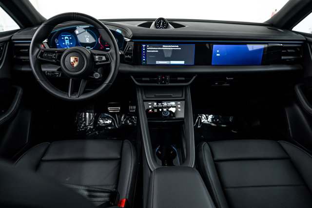 2025 Porsche Macan Electric 4S Image 17 of 26