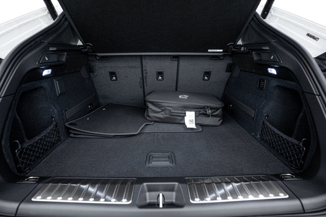 2025 Porsche Macan Electric 4S Image 10 of 26