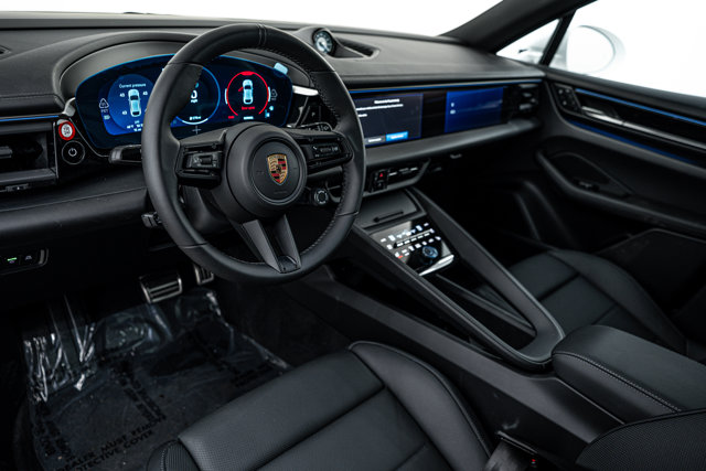 2025 Porsche Macan Electric 4S Image 20 of 26