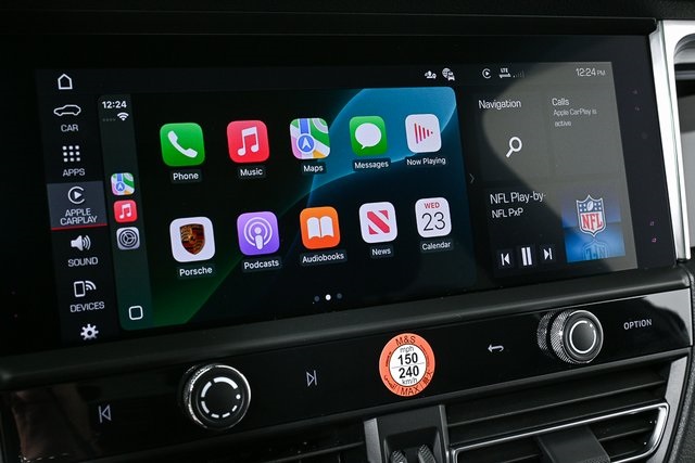 2025 Porsche Macan Base Image 32 of 39