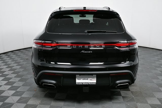 2025 Porsche Macan Base Image 8 of 39