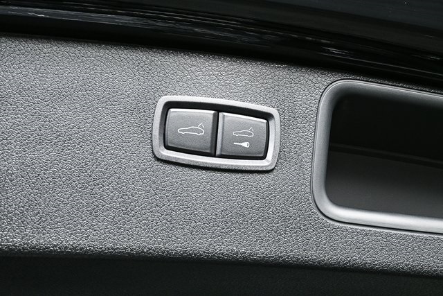 2025 Porsche Macan Base Image 35 of 39