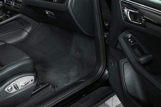 2025 Porsche Macan Base Image 39 of 39