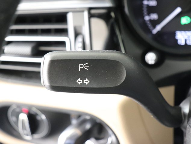 2025 Porsche Macan Base Image 33 of 34