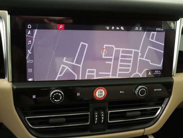 2025 Porsche Macan Base Image 15 of 34